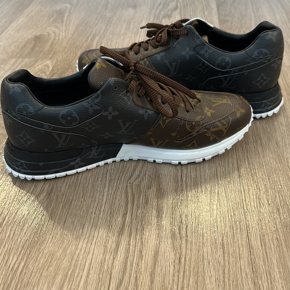 Run Away Louis Vuitton Sneakers - Picture 7 of 8